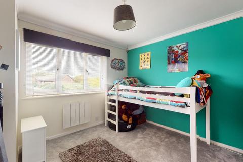 3 Esmonde Drive, Manston, Ramsgate, CT12 5LY
