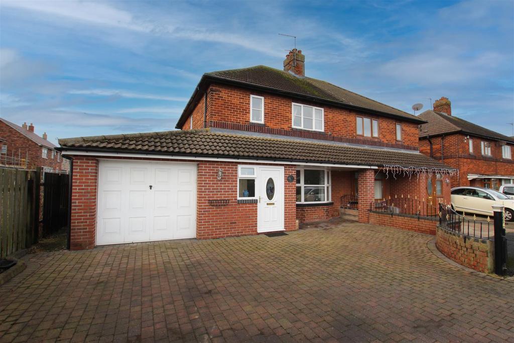 Mere View Avenue, Hornsea 3 bed semidetached house £199,950