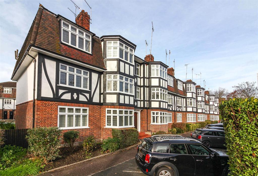 Hermon Hill, Wanstead 2 bed flat for sale £485,000