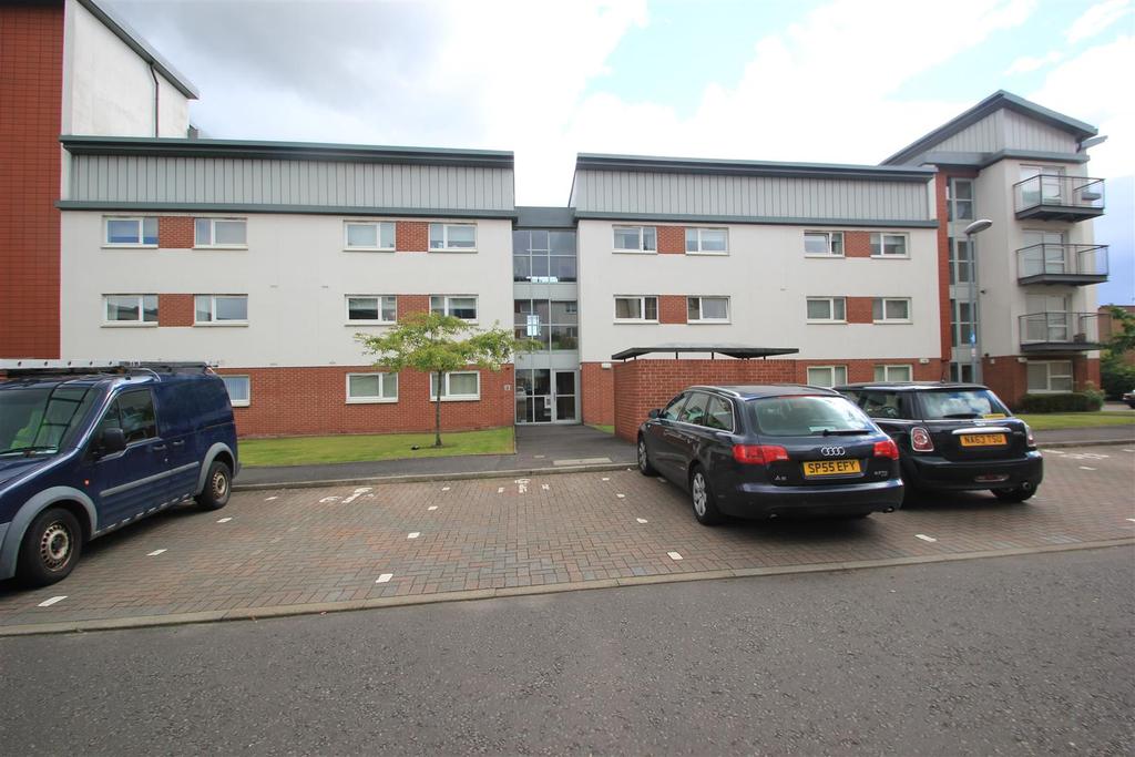 Scapa Way, Stepps, Glasgow 2 bed flat £850 pcm (£196 pw)
