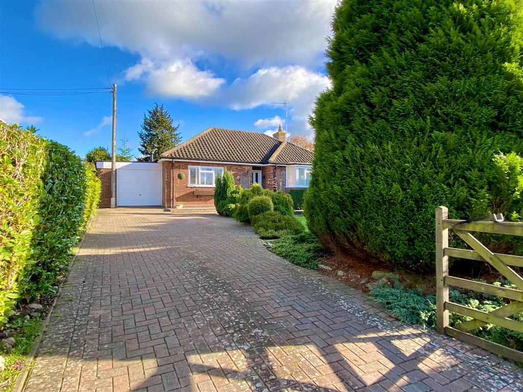 Oak Tree Lane, Cookhill, Alcester 2 bed bungalow £550,000
