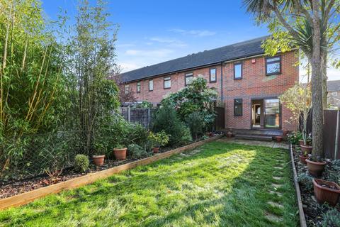 7 Acorn Way, London, SE23 2XU