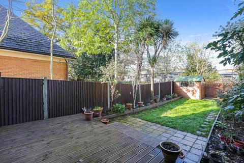 7 Acorn Way, London, SE23 2XU