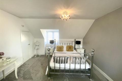 4 bedroom semi-detached house for sale, Parc Penderi, Penllergaer, Swansea