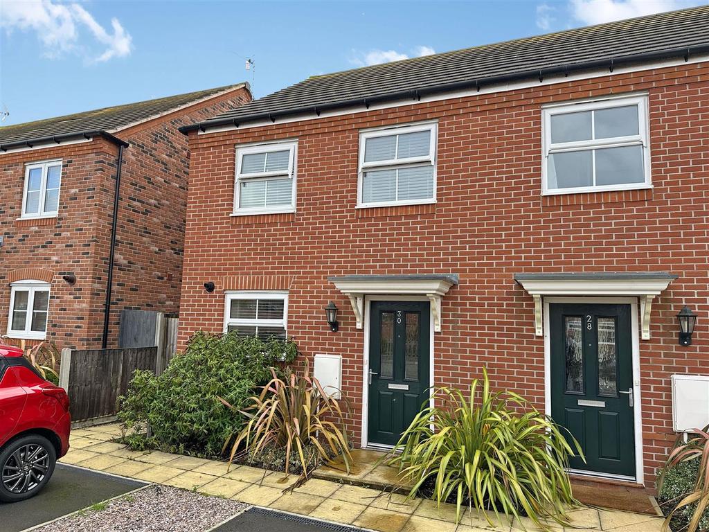 Ross Crescent, Inkberrow 2 bed semidetached house £125,000