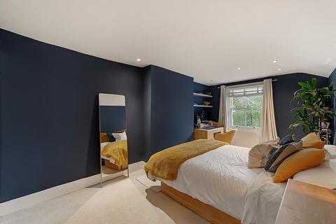 Flat 2, 2 Solon Road, London, SW2 5UY