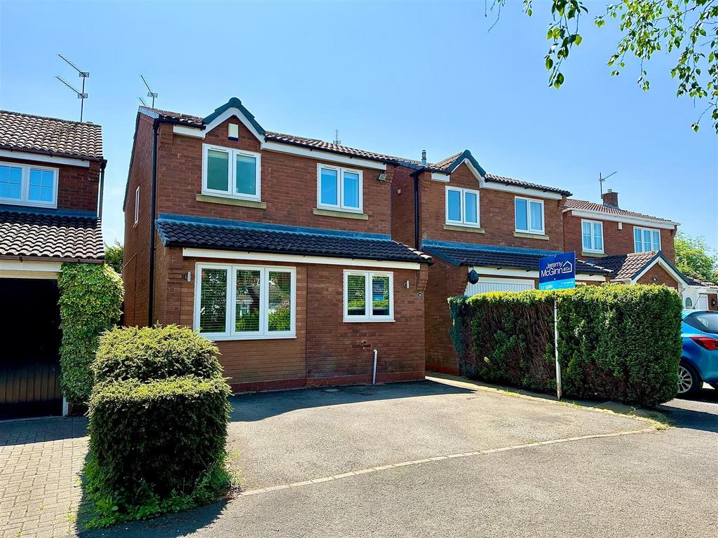 Eclipse Road, Alcester 3 bed detached house for sale £300,000