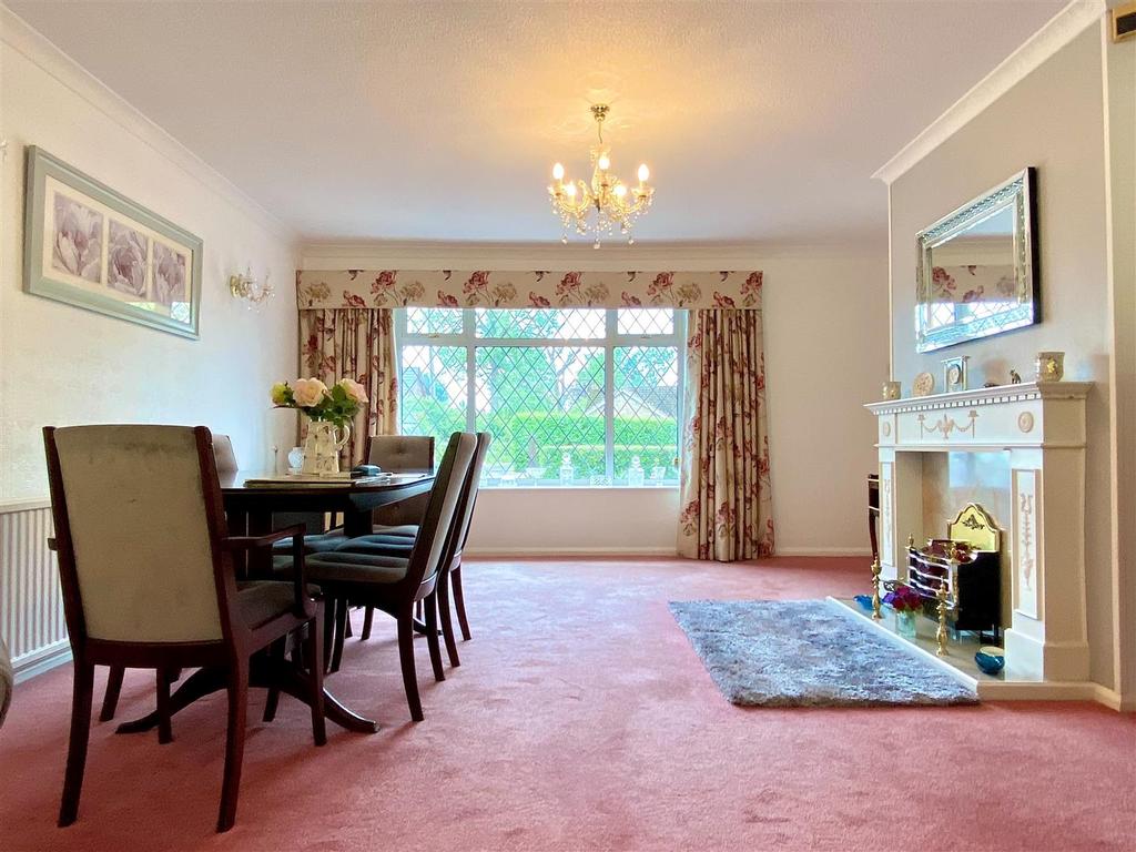 Haye Lane, Mappleborough Green, Studley 2 bed detached house £510,000