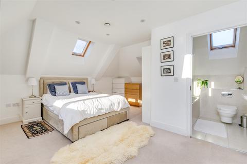 2 bedroom flat to rent - Stile Hall Gardens, London, W4