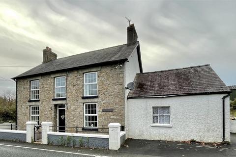 4 bedroom property with land for sale - Alltyblacca, Llanybydder