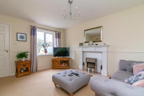 60 Clover Fields, Calverton, Nottingham, NG14 6PN