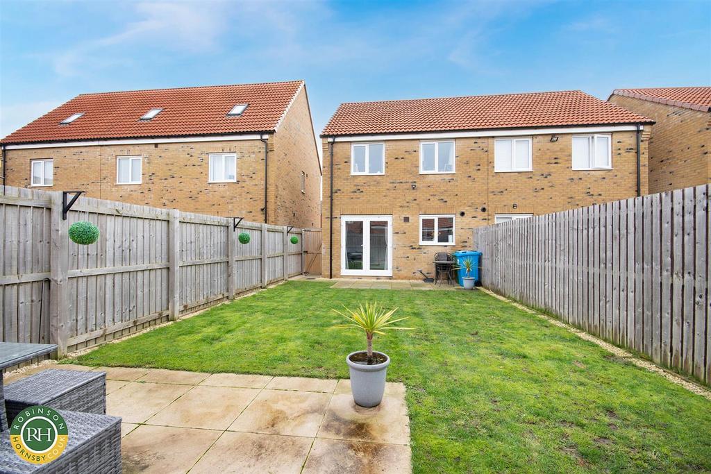 Rear garden 2.jpg