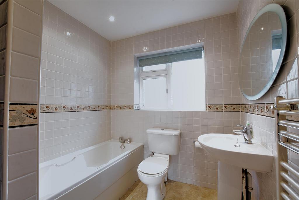 Bathroom (3).jpg