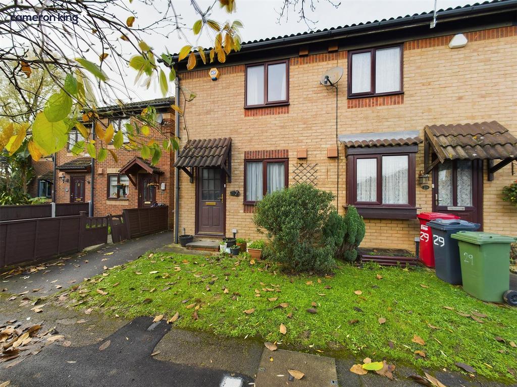 Hardy Close, Cippenham 2 bed end of terrace house for sale £335,000
