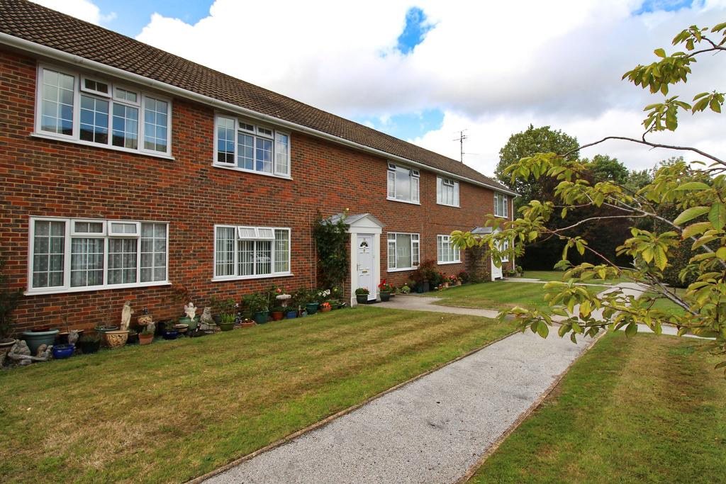 Clerks Acre, Keymer, Hassocks, West... 2 bed flat £1,300 pcm (£300 pw)