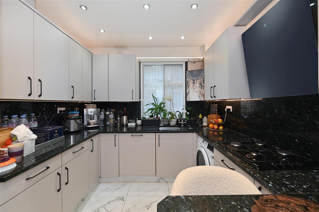 Kitchen 4-Brymont-Court (2).jpg