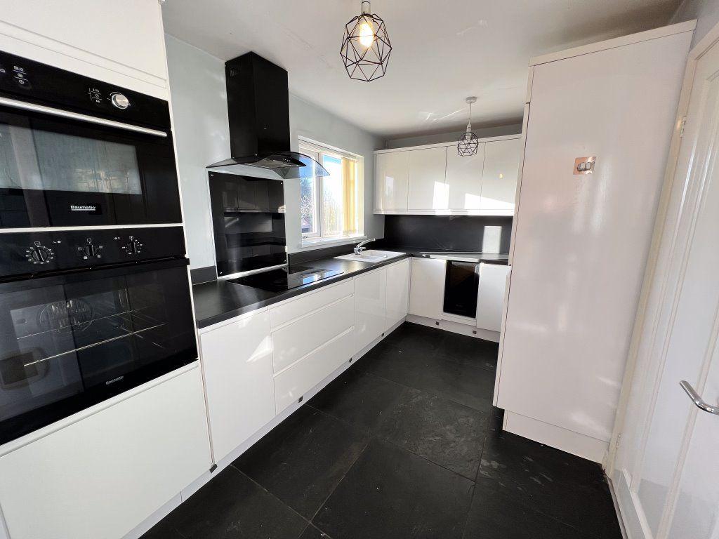 Richmond Road, Upton, WF9 2 bed semidetached house £700 pcm (£162 pw)