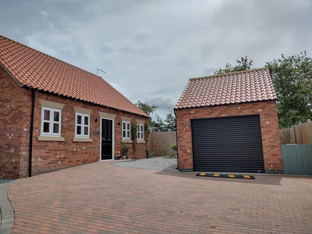 Meadow Rise, Aldbrough, Hull 4 bed detached bungalow for sale £225,000