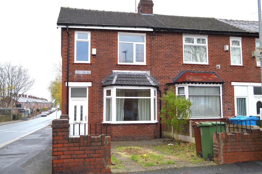 Merton Avenue, Hollins, Oldham 2 bed townhouse £125,000