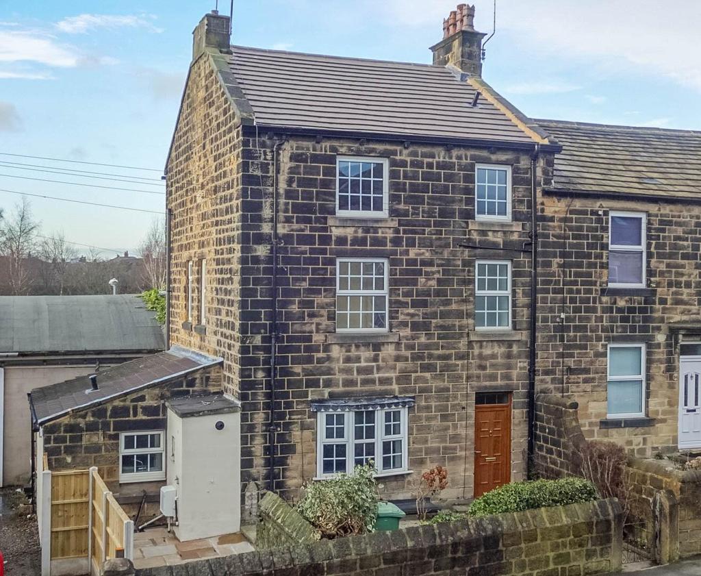 Henshaw Lane, Yeadon, Leeds 2 bed house £850 pcm (£196 pw)