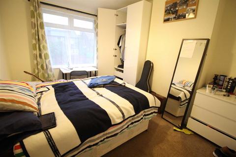 4 bedroom private hall to rent - Brentbridge Road, Fallowfield