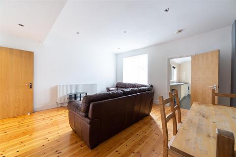 5 bedroom terraced house to rent - £72pppw - Biddlestone Road, Heaton, NE6