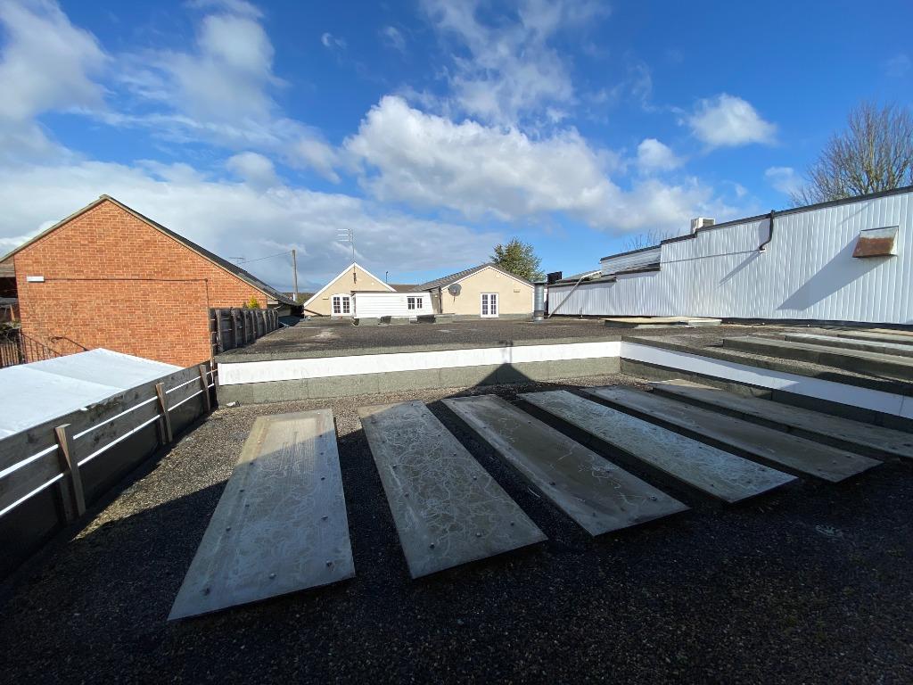 50 High Street, Royal Wootton Bassett, SN4 1 bed flat to rent £695