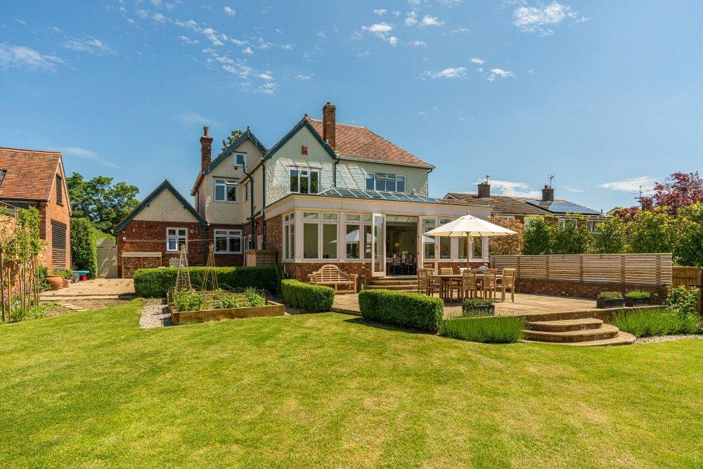 New Road, Dinton, Aylesbury... 5 bed detached house £3,500 pcm (£808 pw)