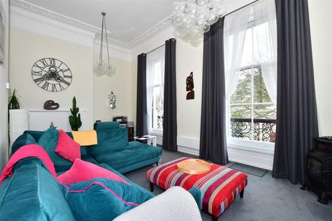 2 bedroom flat for sale - Cambridge Terrace, Dover, Kent