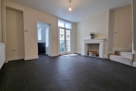 2 bedroom terraced house for sale - Trafalgar Place, Bideford