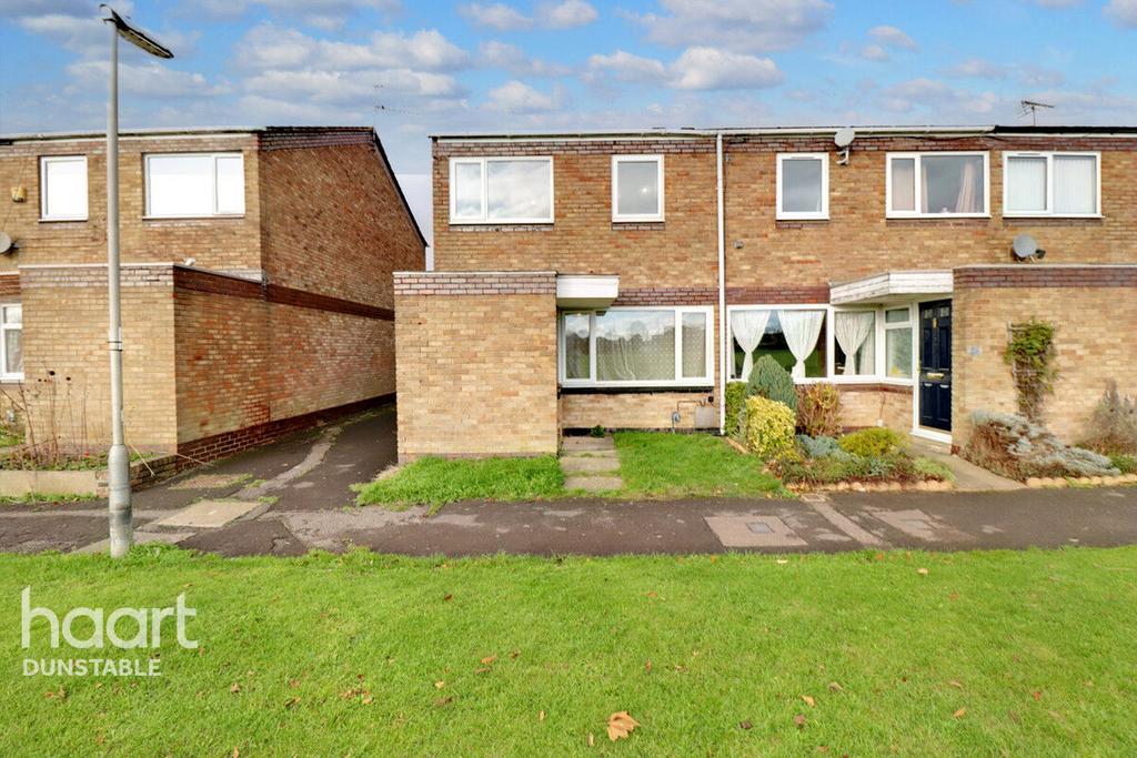 Dolphin Drive, Dunstable 3 bed semidetached house for sale £275,000