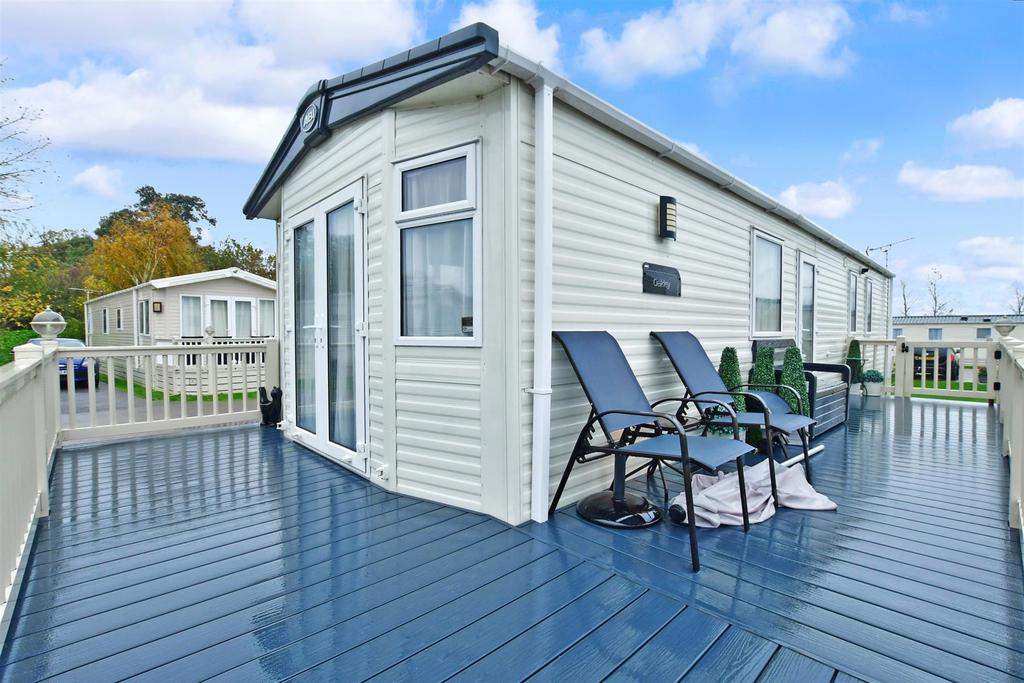 Birchington Vale, Birchington, Kent 2 bed park home £50,000