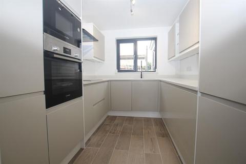 3 bedroom detached house for sale - Constable Avenue, Clacton-on-Sea