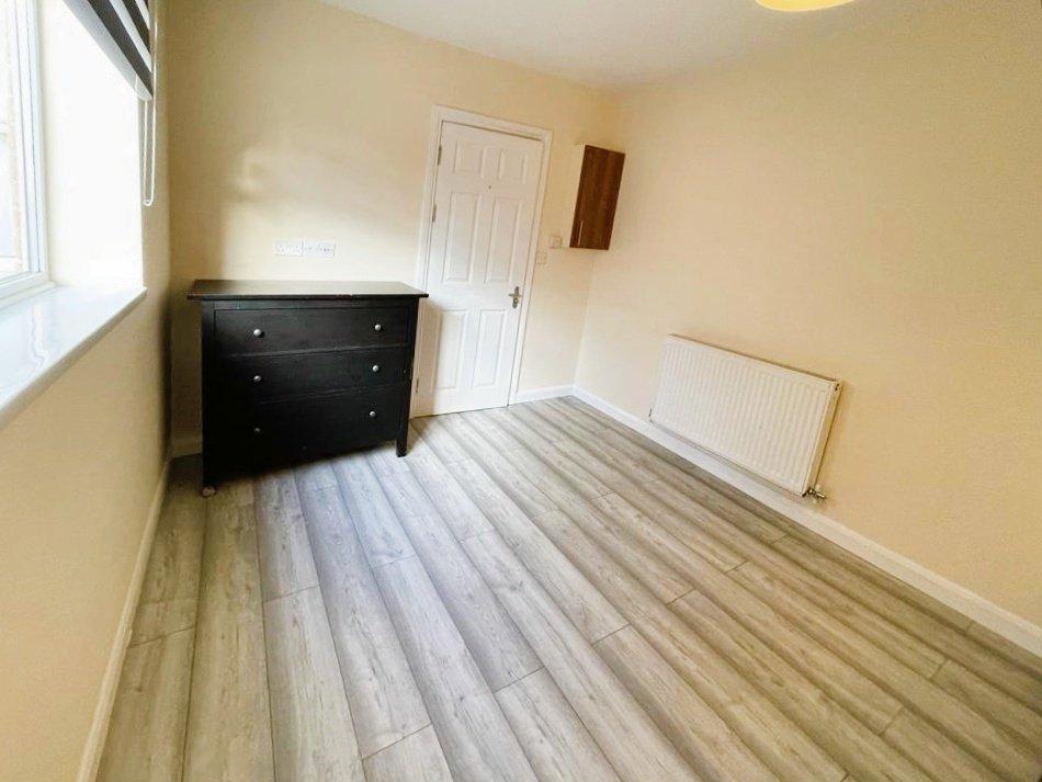 2, 2 Curtis Street, Swindon, Wilts... Studio £600 pcm (£138 pw)