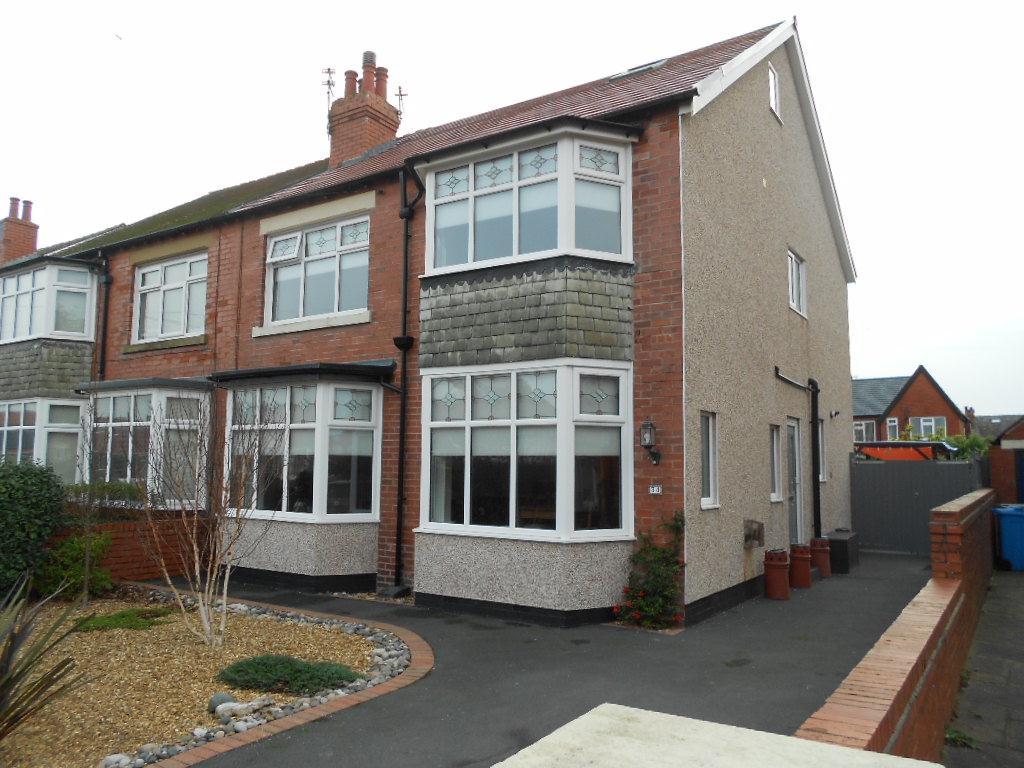 Sandhurst Avenue, LYTHAM ST ANNES, FY8 2DB 4 bed semidetached house