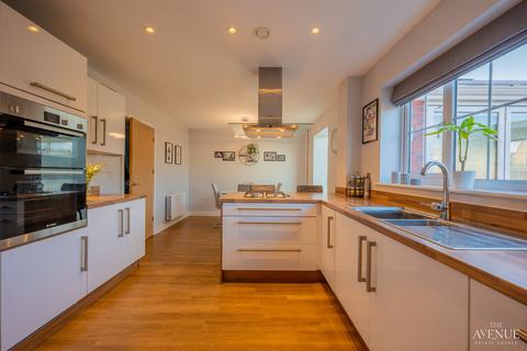 23 Ramblers Way, Sutton Coldfield, B75 5DJ