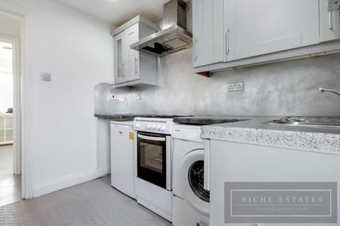 3 bedroom apartment to rent - Hornsey Road, Finsbury Park, London N19