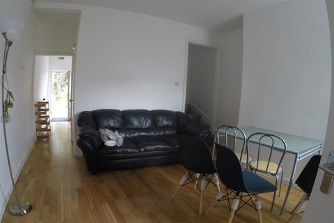 4 bedroom apartment to rent - Albert Road, Beeston, NG9 2GU