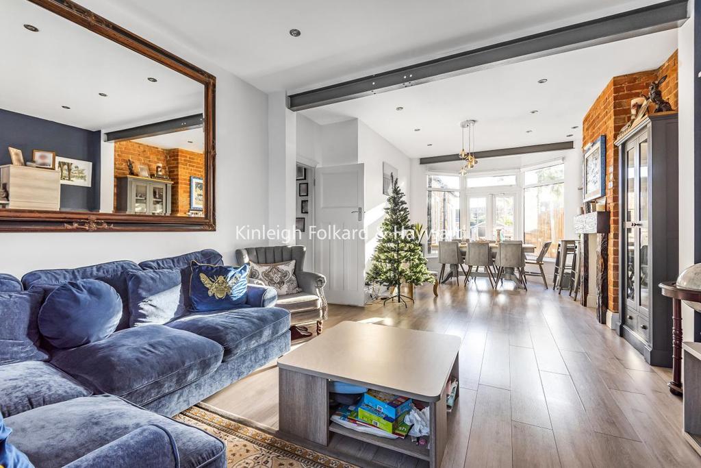 Connaught Gardens, Palmers Green 4 bed end of terrace house £775,000
