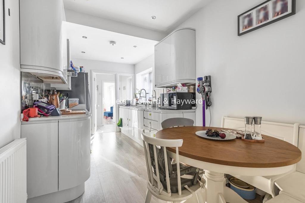 Connaught Gardens, Palmers Green 4 bed end of terrace house £775,000