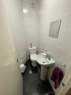 5 bedroom house share to rent - Grassfield Avenue, Manchester