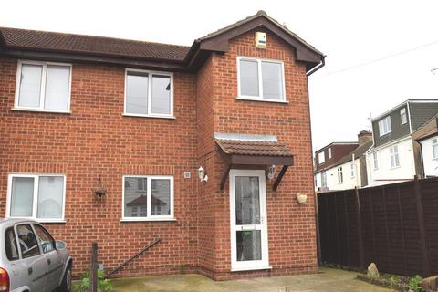 Wakering Avenue, Shoebury