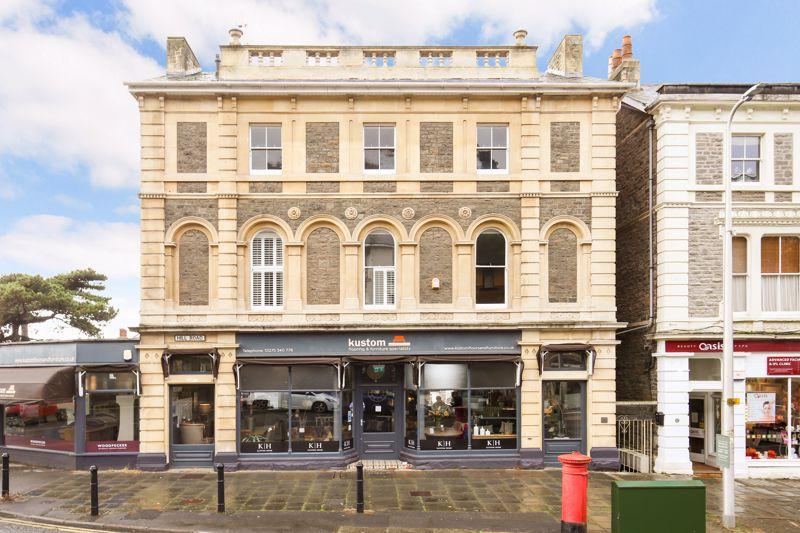 Hill Road, Clevedon 2 bed apartment £1,050 pcm (£242 pw)