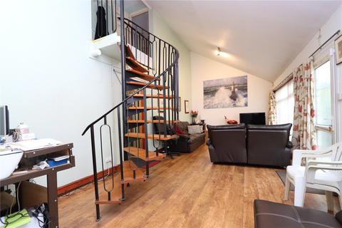 3 bedroom terraced house for sale - Colne, Tinkers Bridge, Milton Keynes, Buckinghamshire, MK6