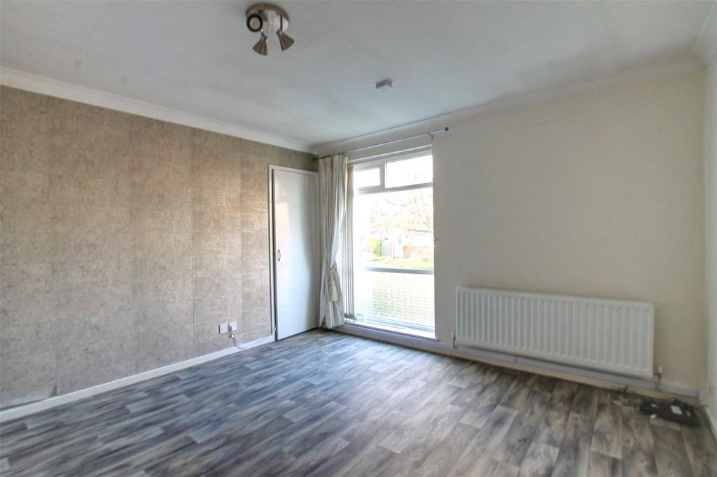 Calder Walk, Sunniside, Newcastle... 2 bed flat £550 pcm (£127 pw)