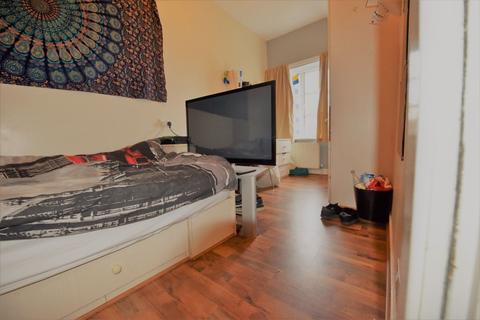 1 bedroom in a house share to rent - 4 Hollybank, Flat C (HS)