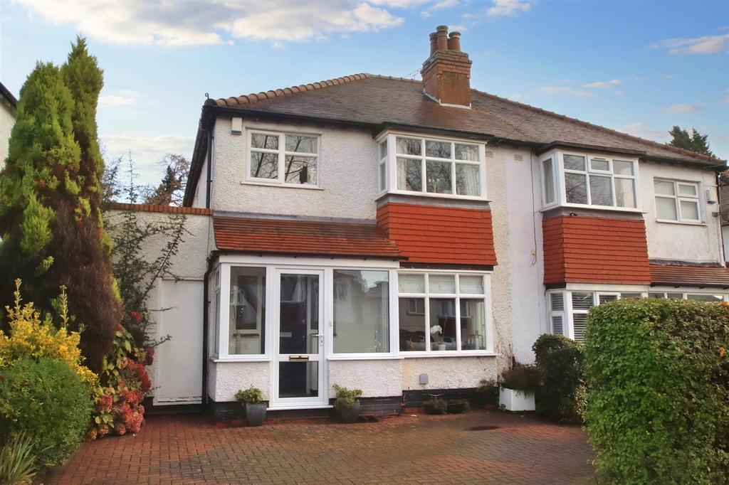 Court Oak Grove, Harborne, Birmingham 3 bed house for sale £350,000