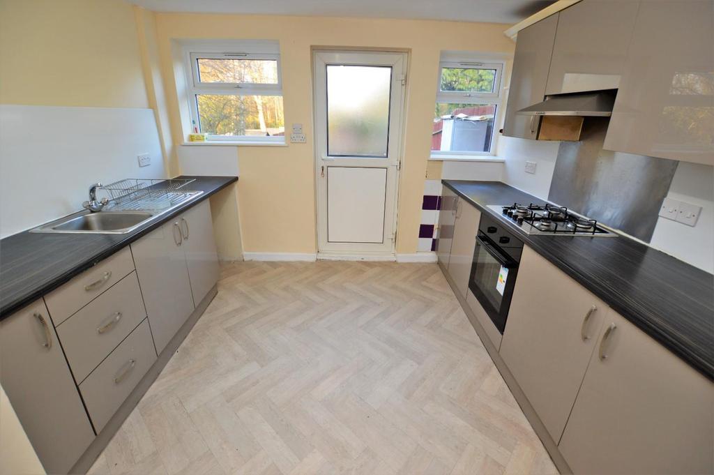 Coleman Road, Leicester 3 bed semidetached house to rent £950 pcm (£219 pw)