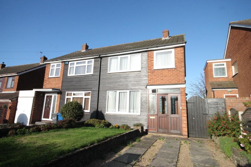Hedging Lane, Wilnecote, Tamworth 3 bed semidetached house £240,000