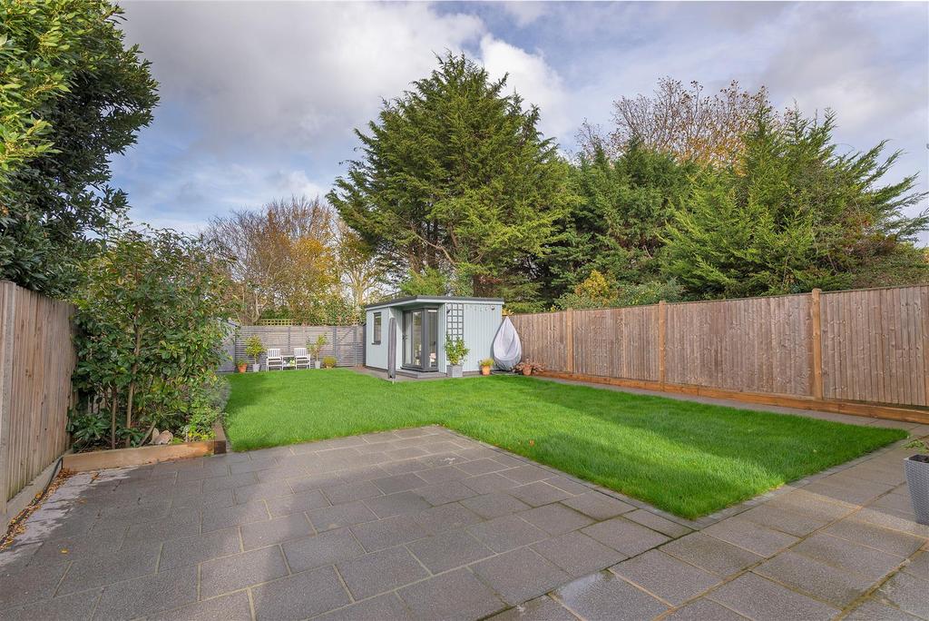 Dimmock Close, Paddock Wood, Tonbridge 3 bed end of terrace house for